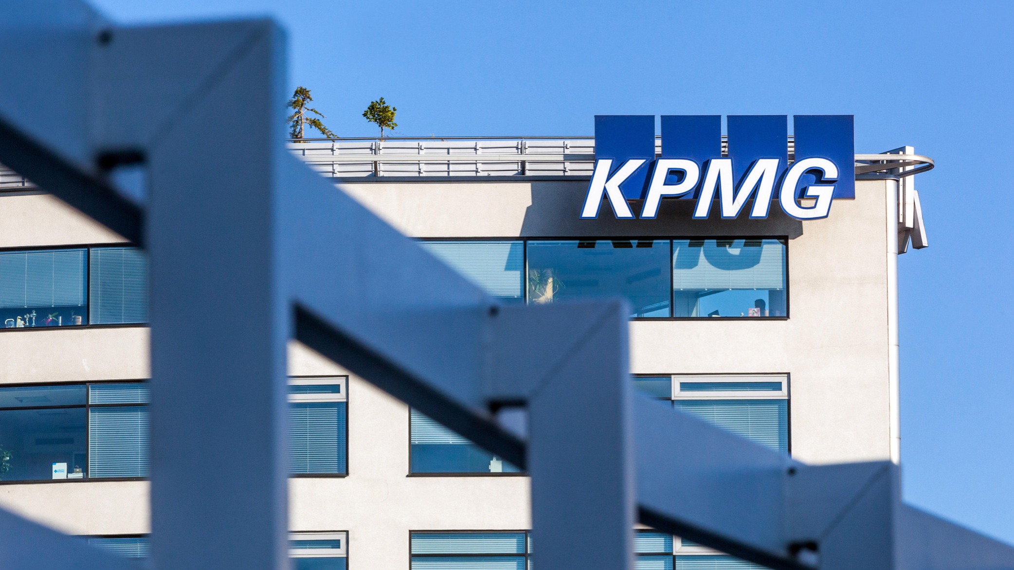 KPMG Hiring for Analyst | Graduate/ Post Graduate | Apply here